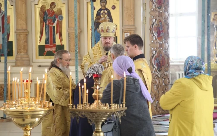 Божественная литургия архиерейским чином в день памяти преставления апостола и евангелиста Иоанна Бо