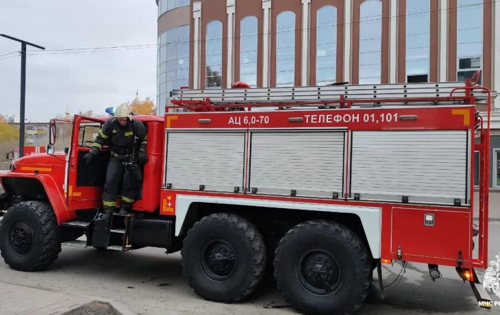 На цокольном этаже кафе в "Студенце" задымилась вентиляционная шахта