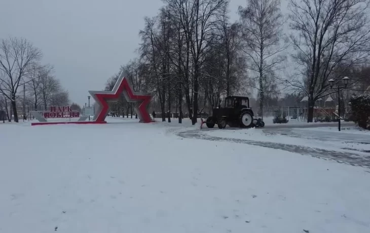 В Тамбове коммунальные службы устраняют последствия снегопада